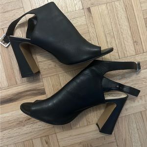 Vince Camuto Cellia Block Heel Peep Toe Sandal Size 10M/42